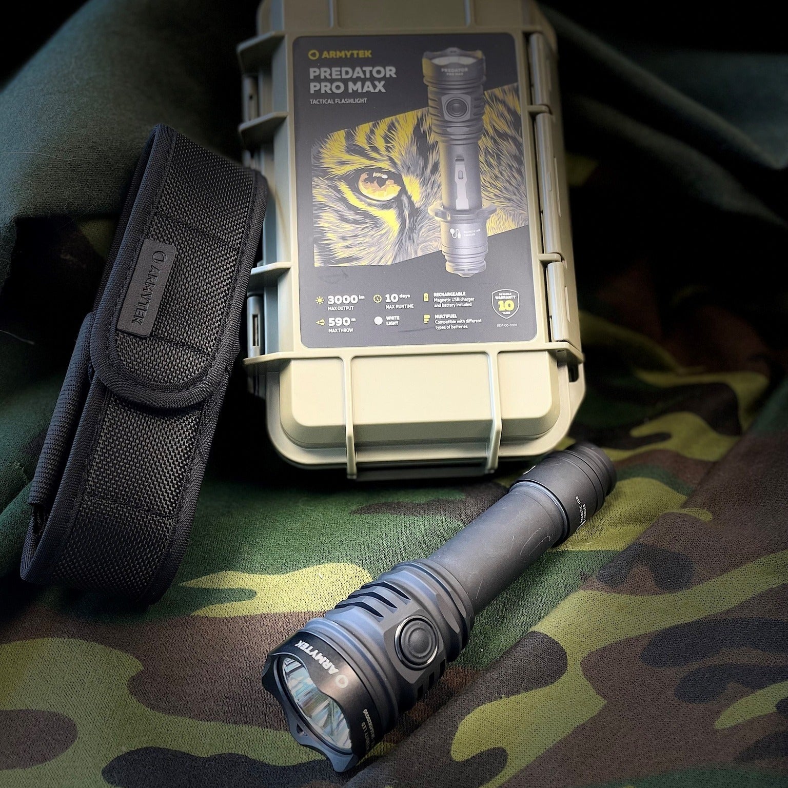 Armytek Predator Pro Max 590m Searchlight, White – tenpointone